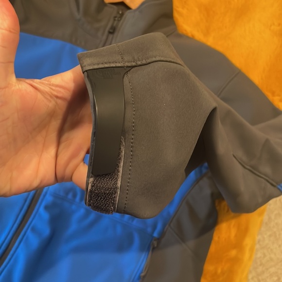Men’s The North Face Jacket - Picture 5 of 12